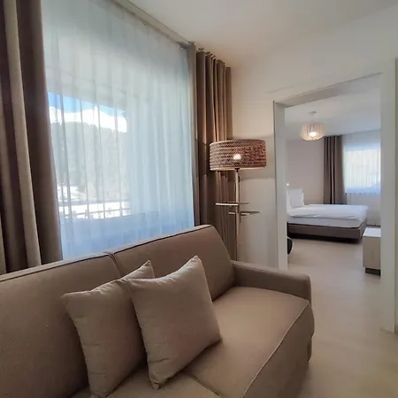 Alpenblick & Outdoor Apartamento *